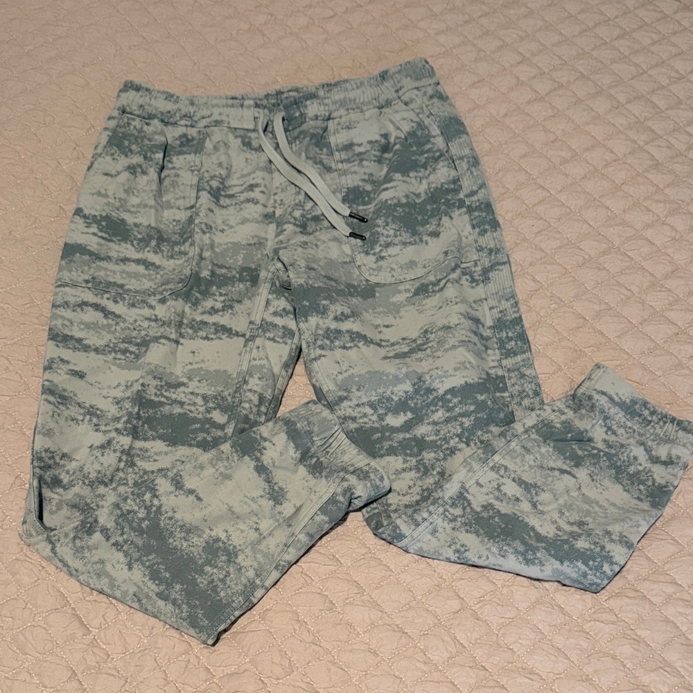 Athleta Farallon Camouflage Jogger Pants